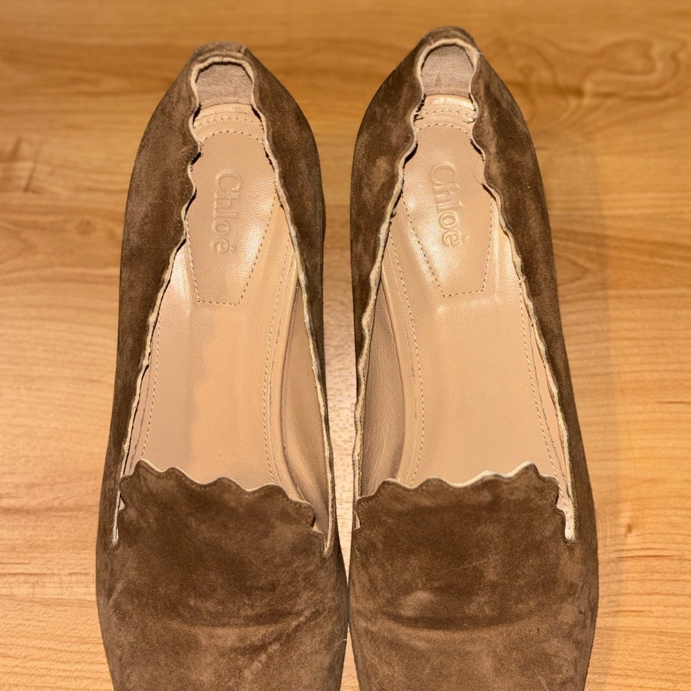 Chloe scallop tan suede block heel - Picture 3 of 5